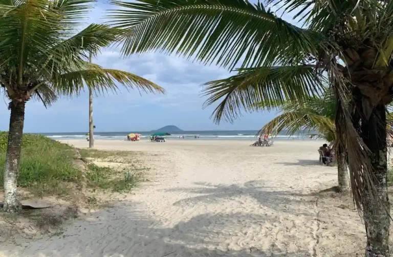 Praia de Boracéia em Bertioga SP