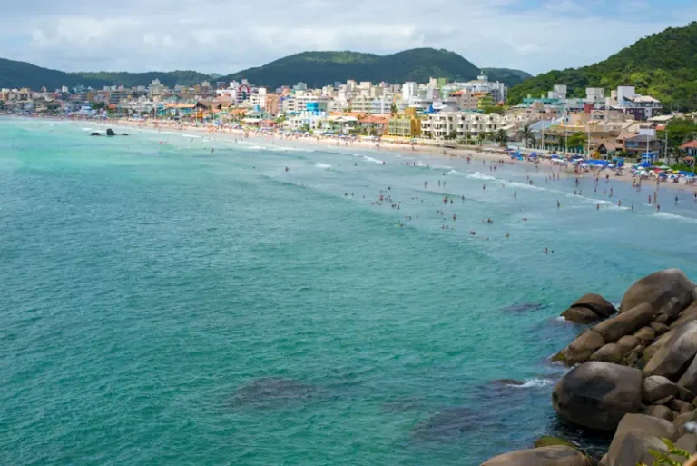 Praia de Bombas em Bombinha