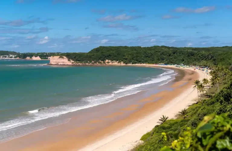 A Praia do Madeiro em Tibau do Sul é boa