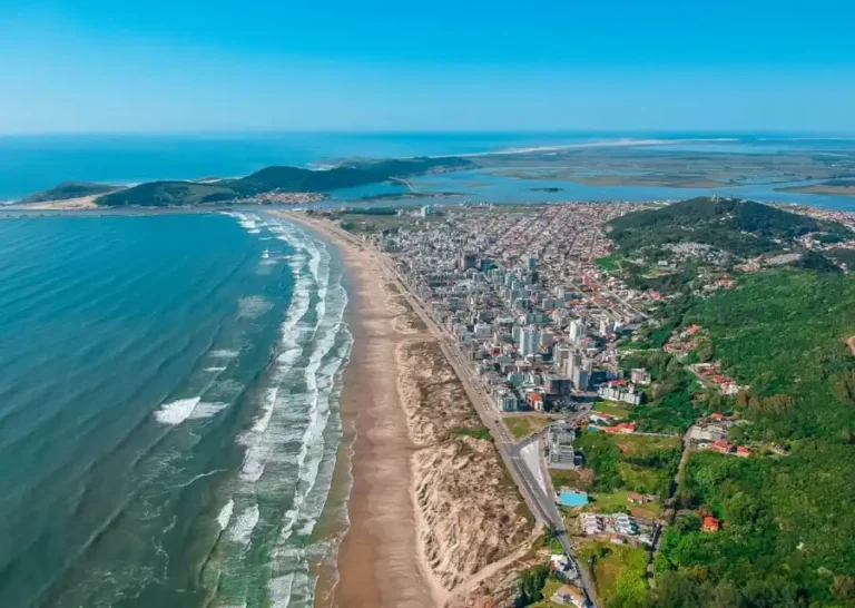 Praia do Mar Grosso em Laguna