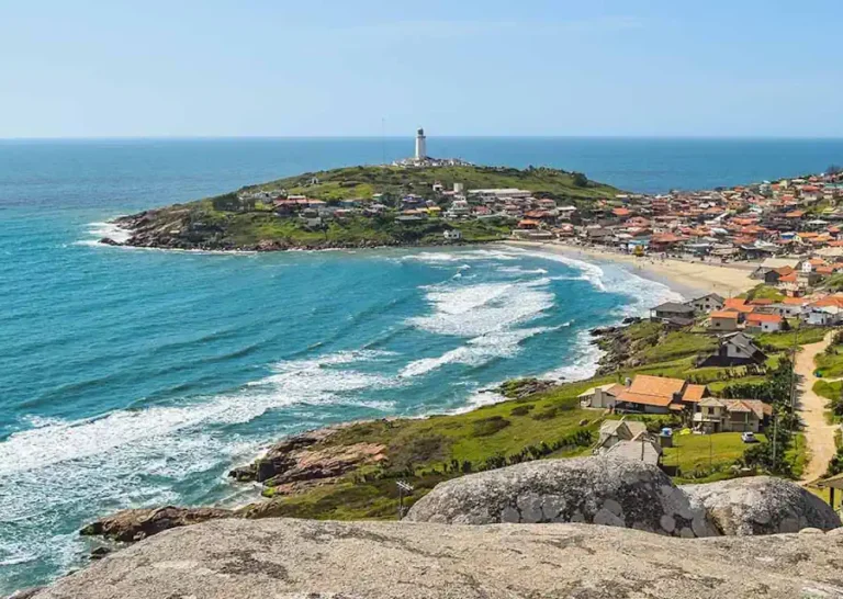 praia do farol em laguna sc