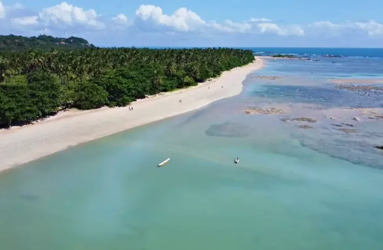 Praia da Cueira em Cairu, Bahia