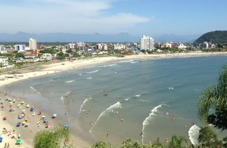 Praia do Brejatuba em Guaratuba