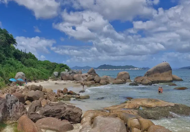 Canto da Praia Ponta das Canas Trilha Pelas Pedras