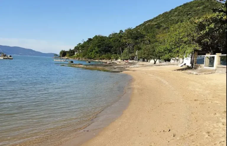 praia do cedro em palhoça