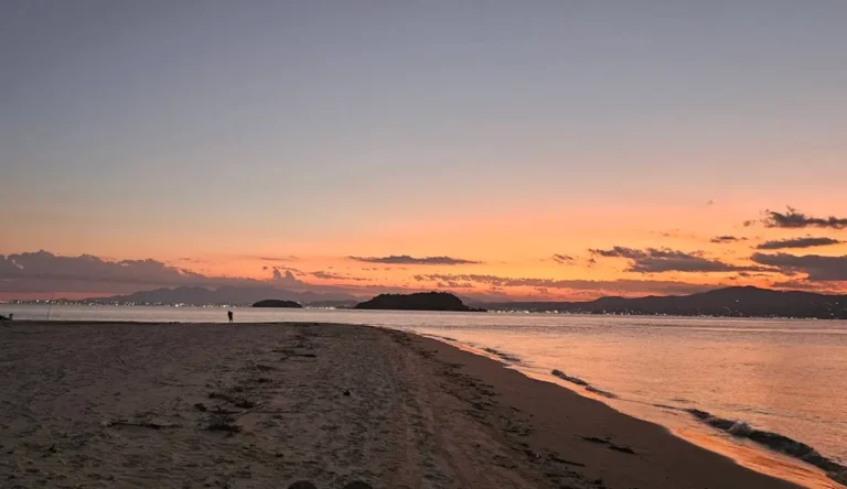 Praia do Pontal em Florianópolis