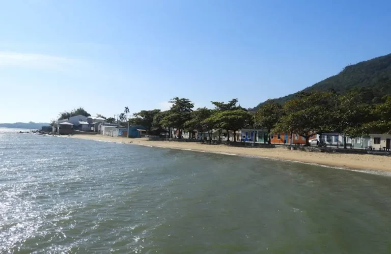 Praia do Ribeirão da Ilha em Florianópolis