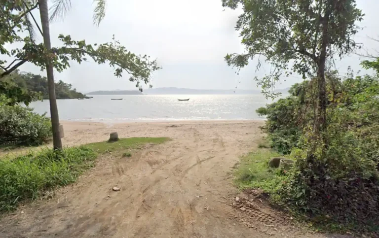 Praia do Rola em Florianópolis