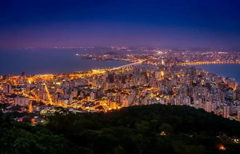 Centro de Florianópolis à Noite