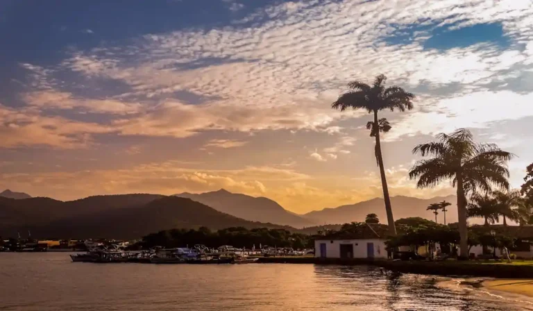 Qual a Melhor Praia Para Tomar Banho em Paraty