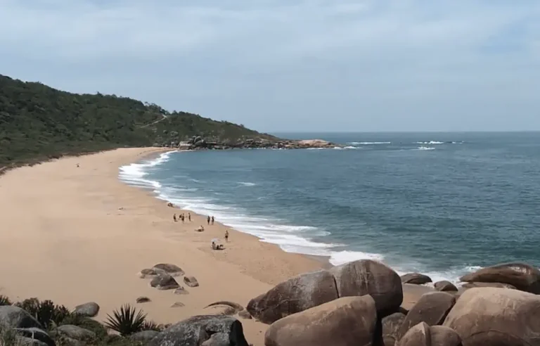 Praia de Taquarinhas em Balneário Camboriú